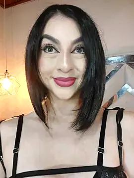 LlianneDiamond1 on StripChat 