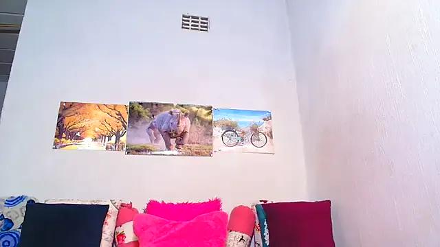 LoloQueen5 on StripChat 