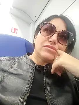 LovelyMia- — Freechat on StripChat