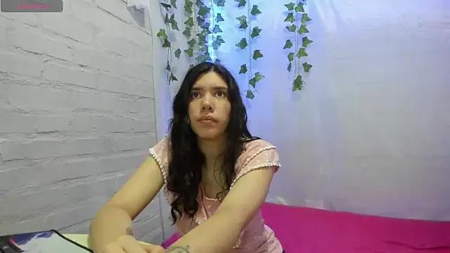 MaddyMendozaxx on StripChat