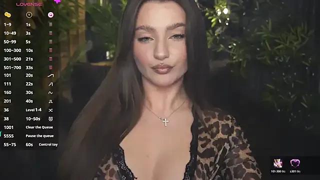 OceanEyessss_ — Hot striptease with twerking