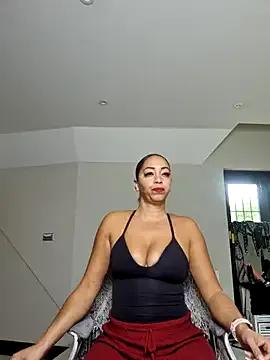 QueenTricks1 on StripChat 