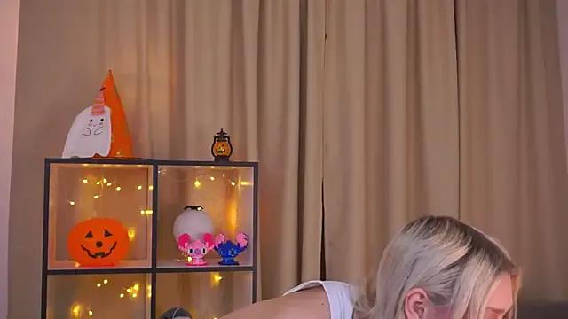 RiriKiss — Make heart on my tits