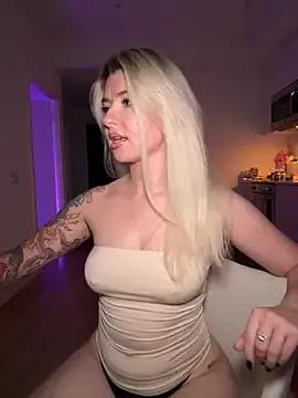 RitaNorth_star — put vibe toy in asshole/teasing 