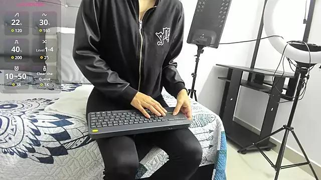 saray_reese on StripChat 