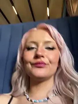 SunnyGlow on StripChat
