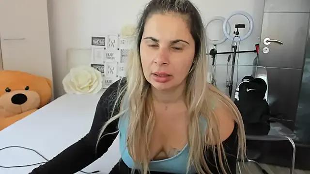 sweetemy4u — make this pussy happy whit a big squirt