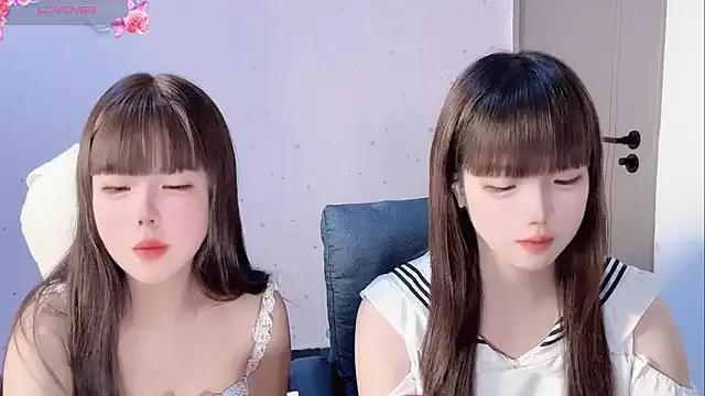 TT-XXTT on StripChat 