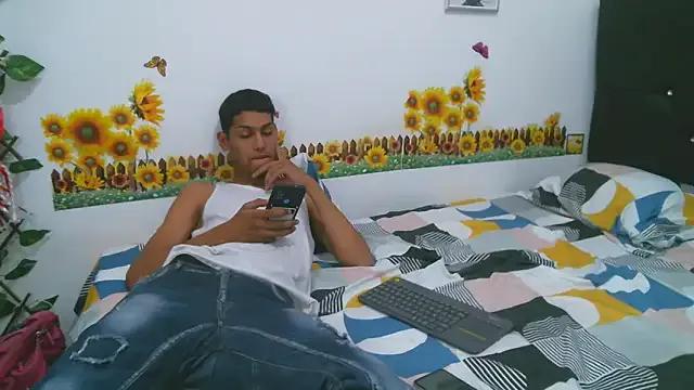 xxxxxlove2 on StripChat